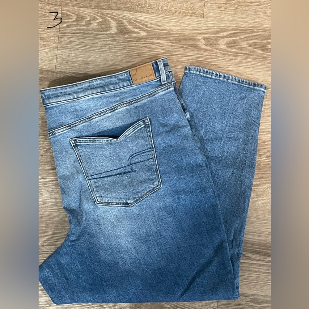 American Eagle Light Wash Jeans **Curvy**